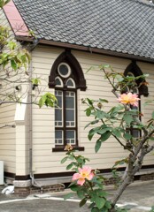 教会に咲く花