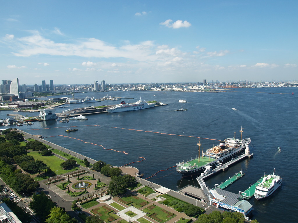 横浜港　盛夏