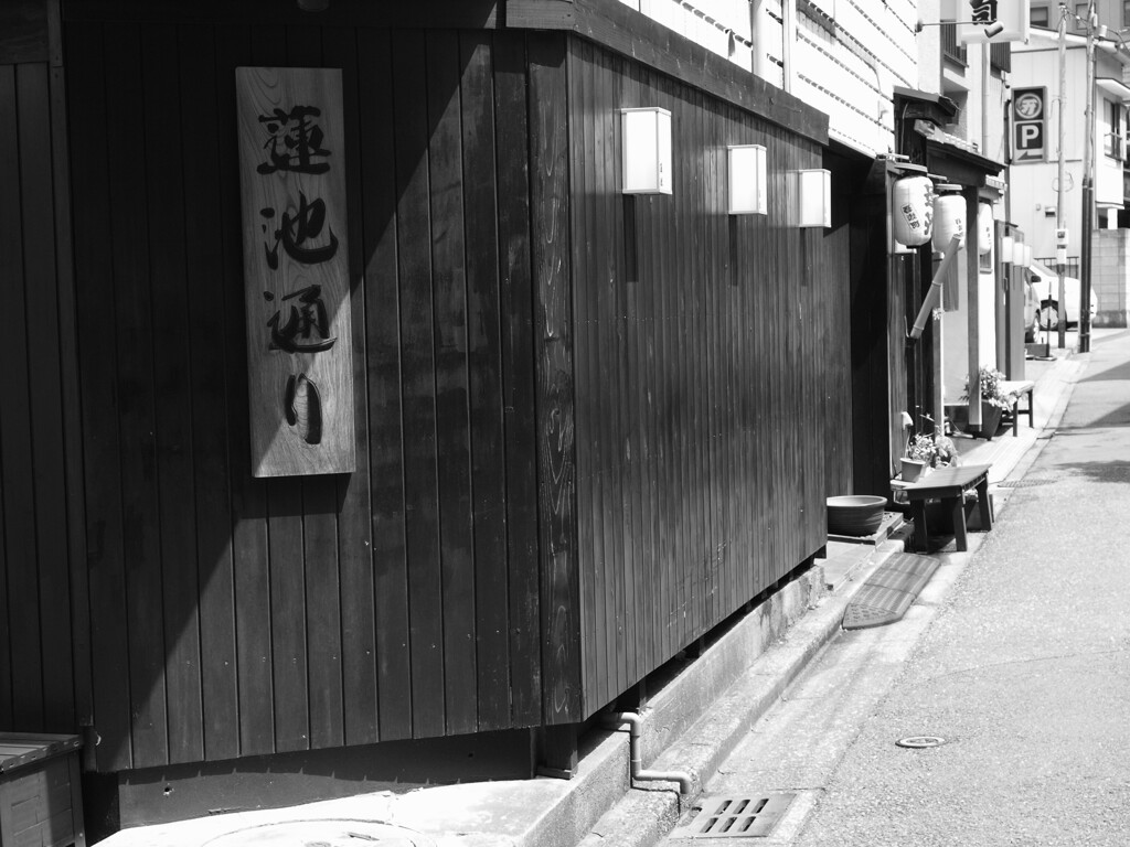 街角モノクロ散歩