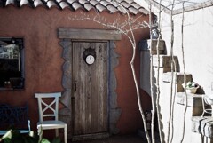 木製ドアの掛け時計(フィルム)