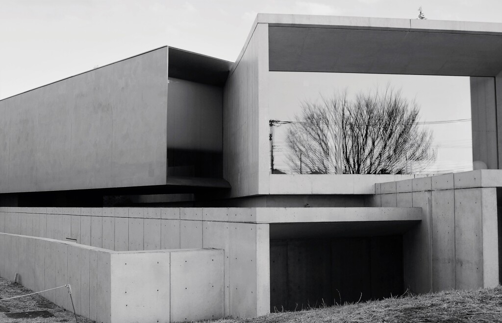 近未来的な建物