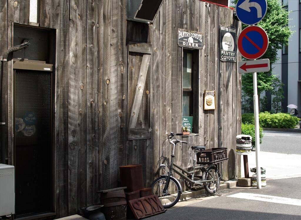 路地のハンバーガーショップ