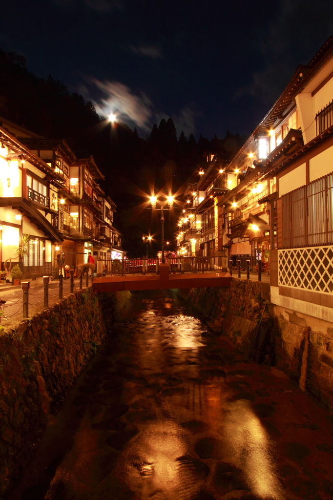 月夜の銀山温泉