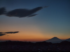 富士山をのぞむ街