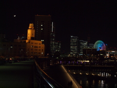 港の夜の彩り