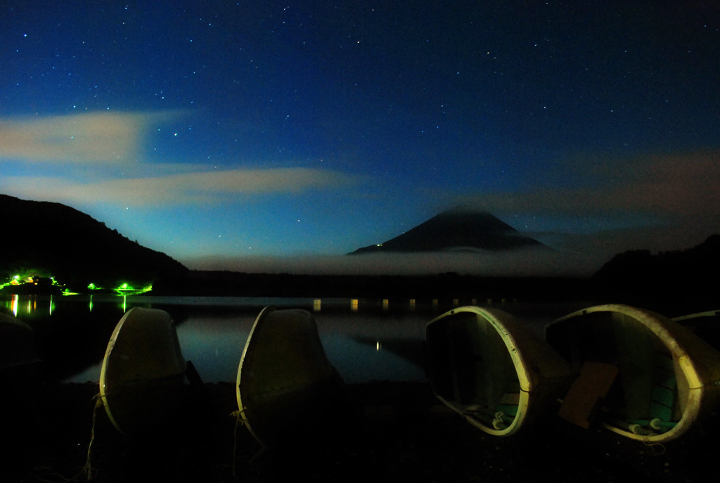 sleeping boats