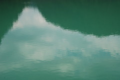 湖映