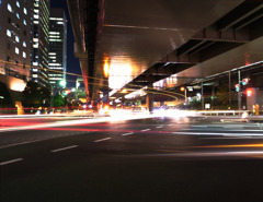 夜は騒がし
