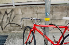 赤い自転車