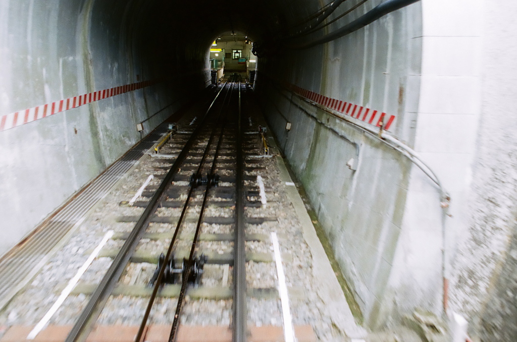 トンネル