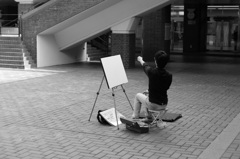絵を書く人  写真を撮る私