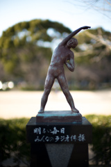 ラジオ体操の銅像