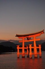 厳島神社の夕景
