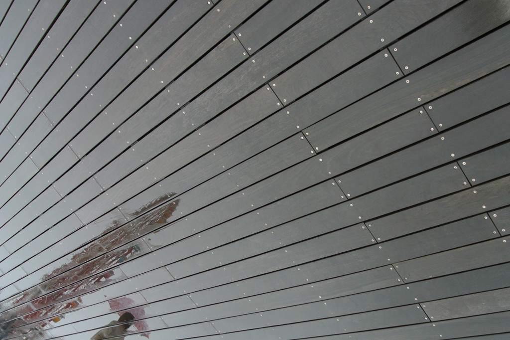 Deck of the mirror