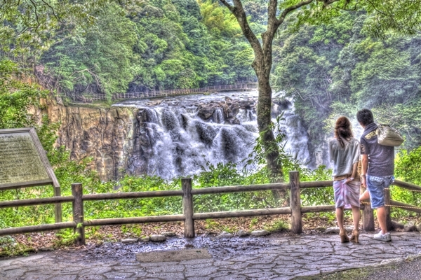 滝(HDR)