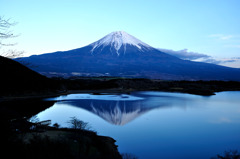 夕暮れ時の富士山