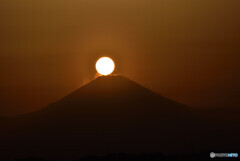夕日が富士山にキスをして・・・