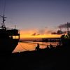 夕暮れの釣り人たち