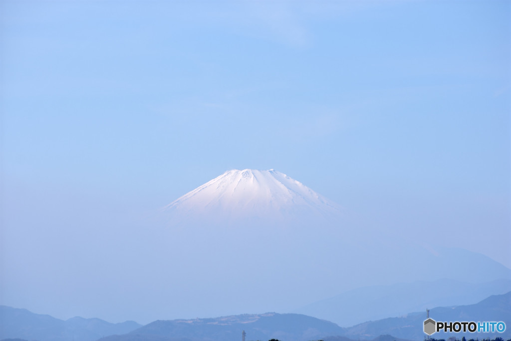 春霞に浮かぶ富士