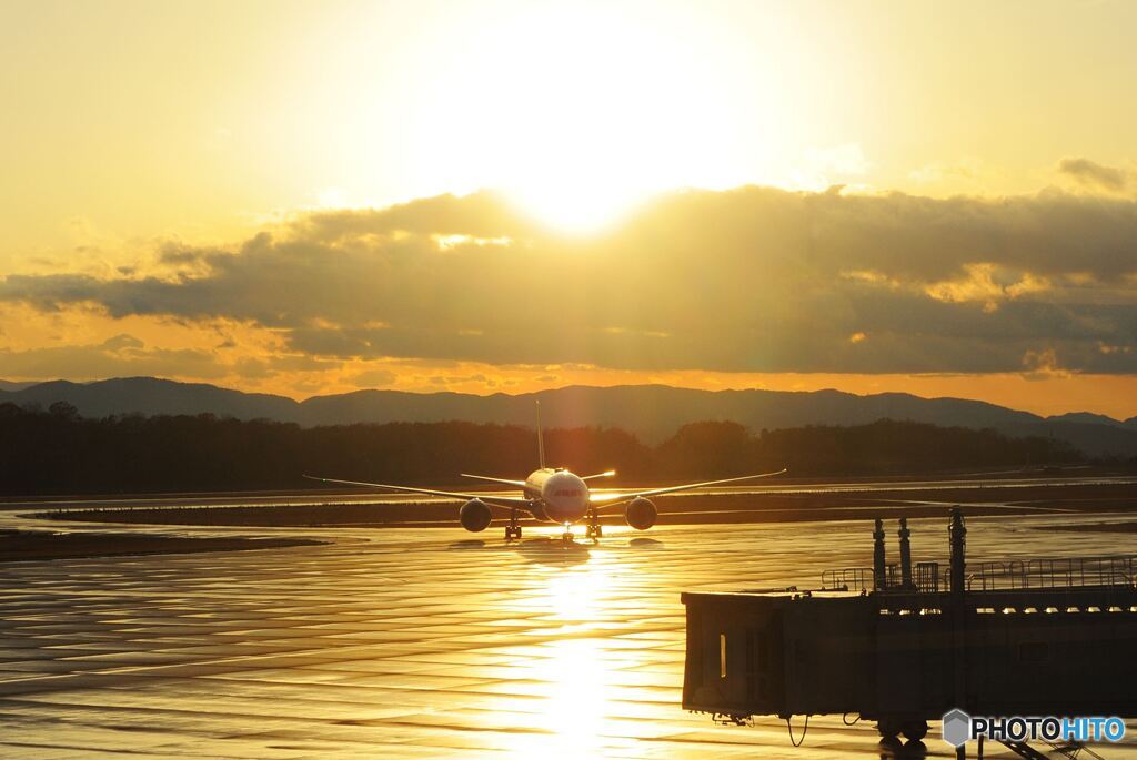 夕日を背に