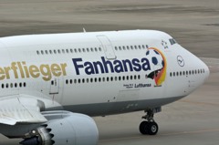 初就航　B747-8　⑩