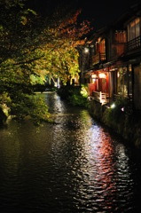 京都ロケ番外編Ⅲ・白川に写る祇園の灯り