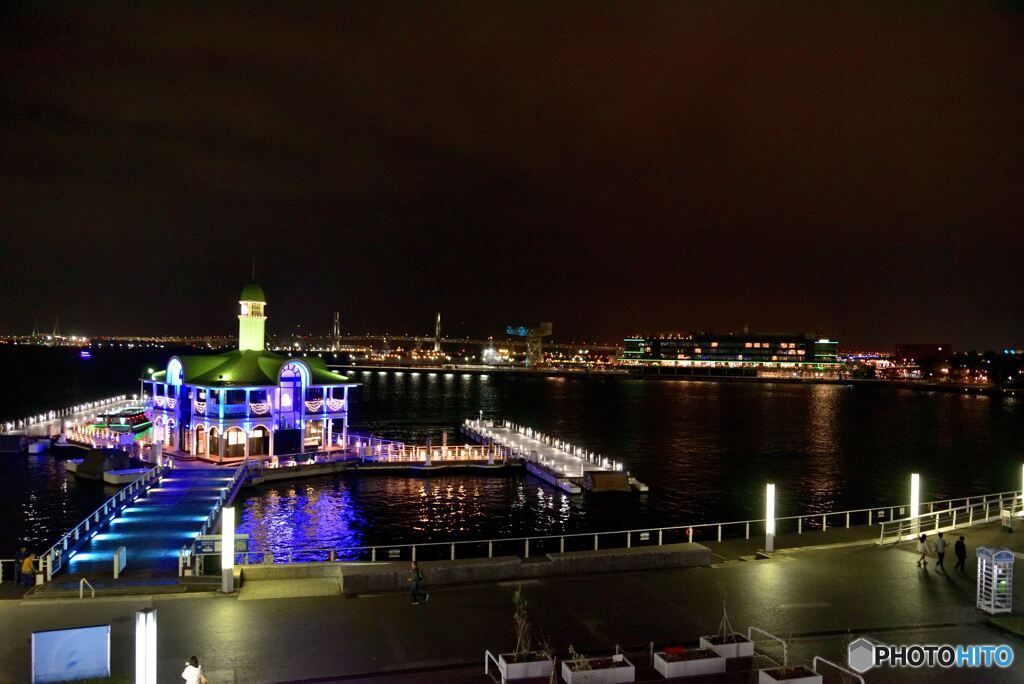 ぷかりさん橋も着飾って