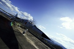 第二の人生〜高松空港を山頂より守り続けるT-2の勇姿