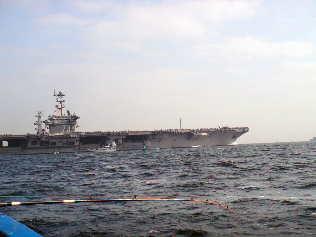 正式には「航空母艦」です