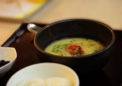 お正月と言えば〜白味噌丸餅あんこ入り雑煮