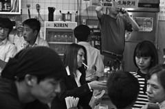 広島お好み焼き店人間模様
