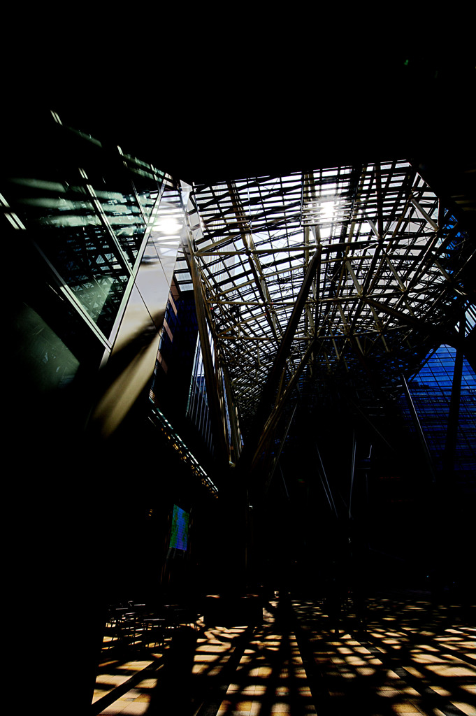 TOKYO MIDTOWN 光と影