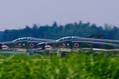 空飛ぶ鮫の競争（百里基地航空祭より）