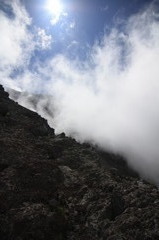 雲の中から