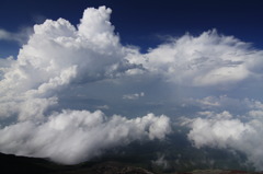 横から入道雲