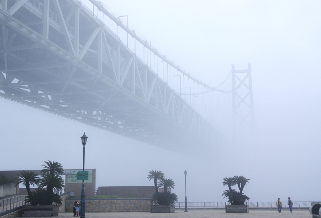 幻想の明石海峡大橋