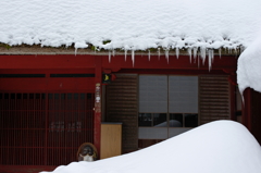 主なき雪里の民宿