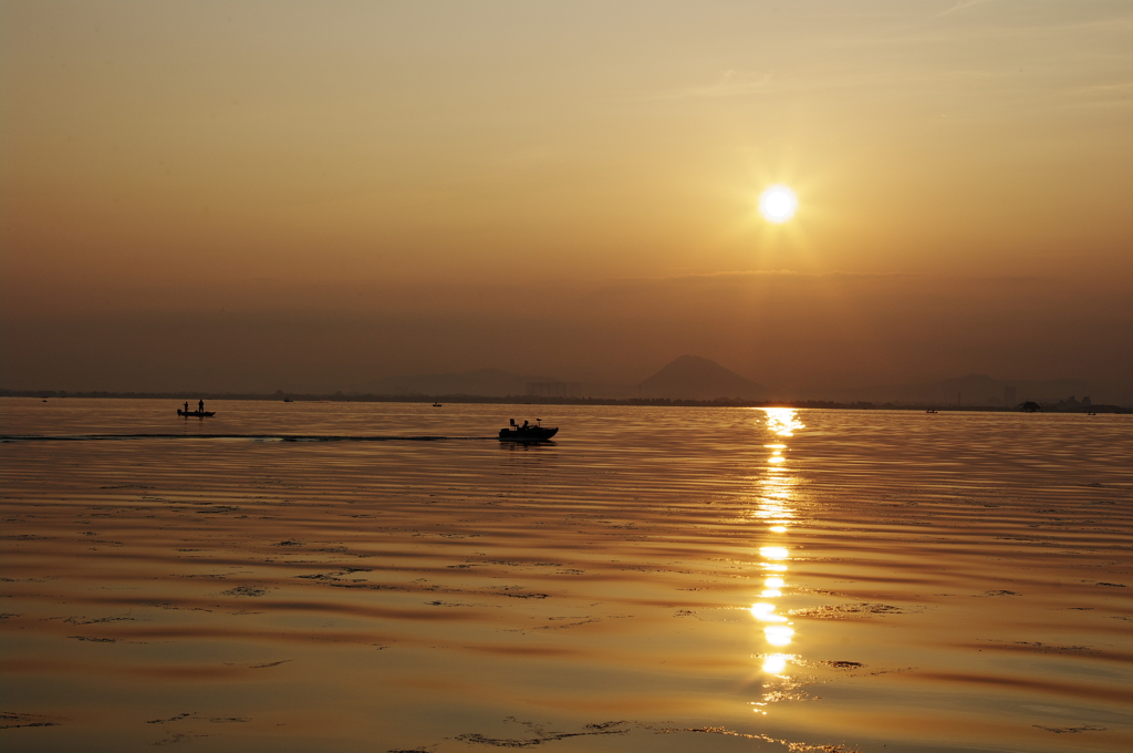 黄金の湖