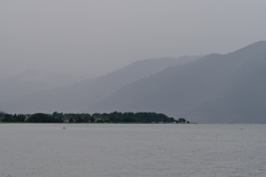 小雨の湖北