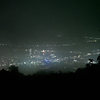 霧雨の眉山から