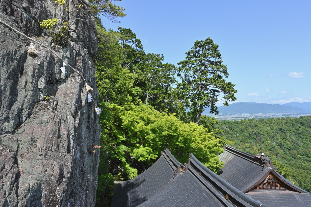 太郎坊宮 阿賀神社本殿から