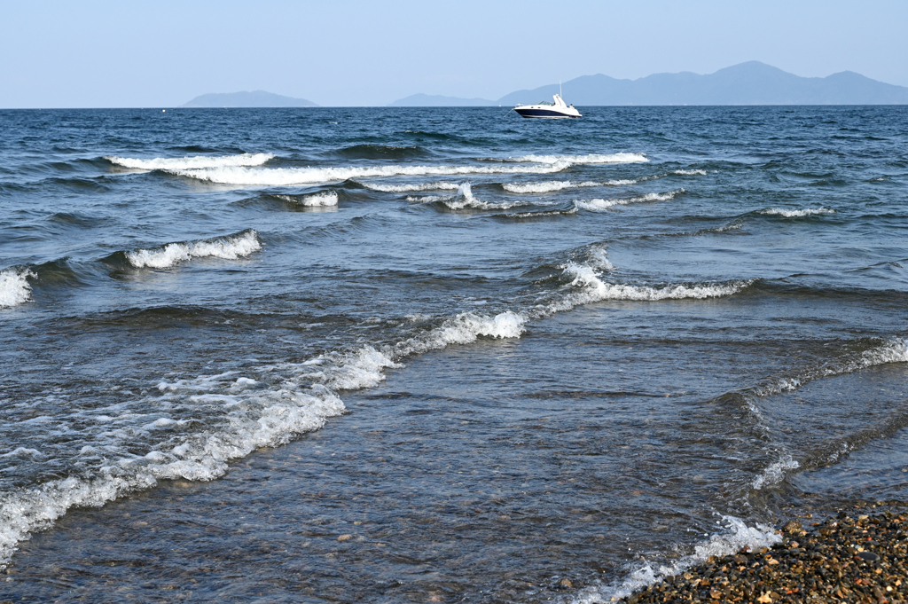 波高の琵琶湖畔