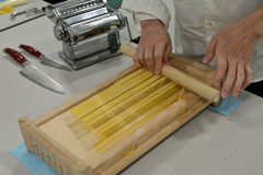 パスタ麺づくり