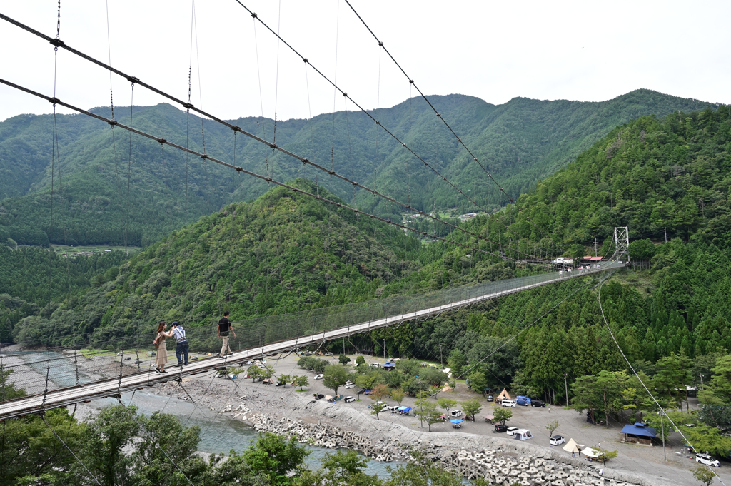 谷瀬吊り橋　長さ300m高さ54ｍ