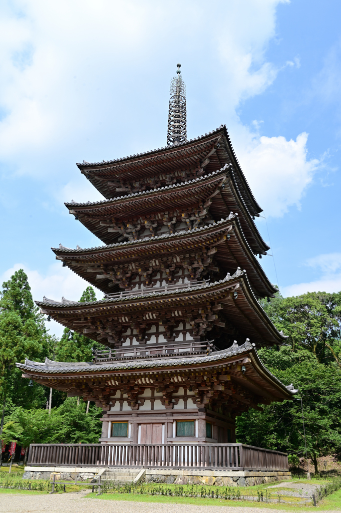 夏日の五重塔