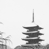 東寺　雪の五重塔　