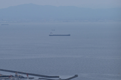 春霞の大阪湾