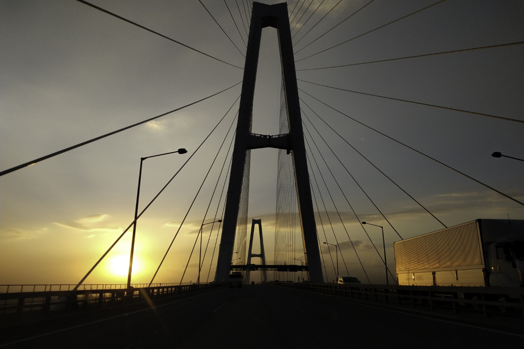 夕暮れのトリトン　車から