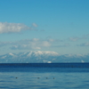 紺碧の湖と霊仙山