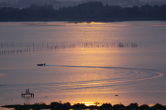 日の出－湖畔－